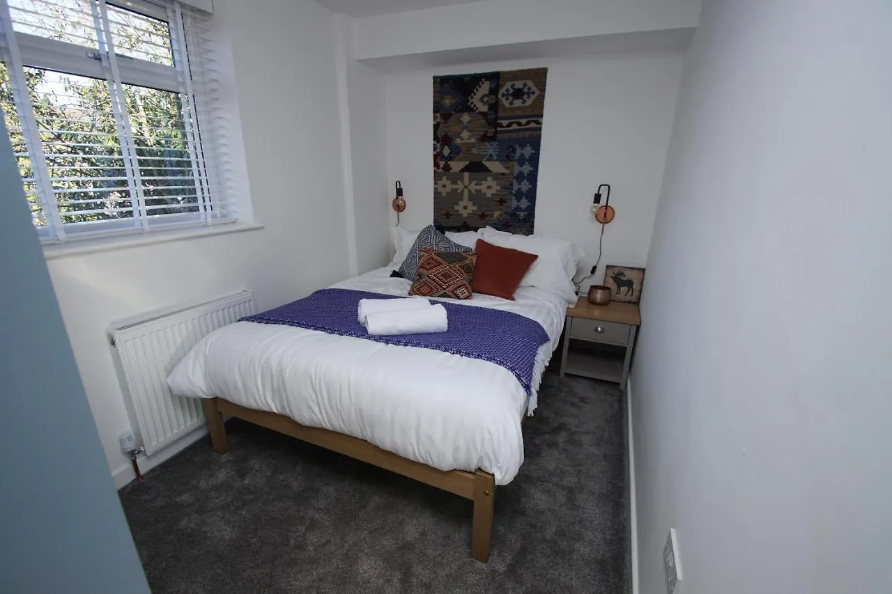 Apartment 3 Broadhurst Court Sleeps 4 Minutes From Town Centre & Train Stockport United Kingdom